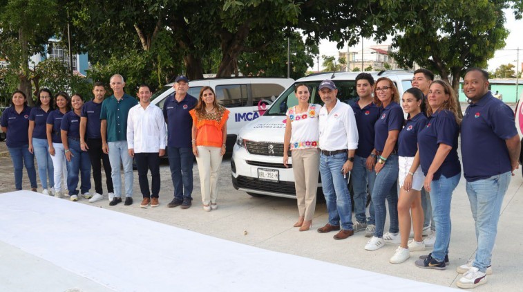 ANA PATY PERALTA DOTA DE PARQUE VEHICULAR AL IMCA