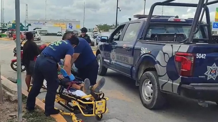 COLAPSA VENDEDOR EN CAMELLÓN DE CANCÚN POR GOLPE DE CALOR EN MEDIO DE OLA DE ALTAS TEMPERATURAS