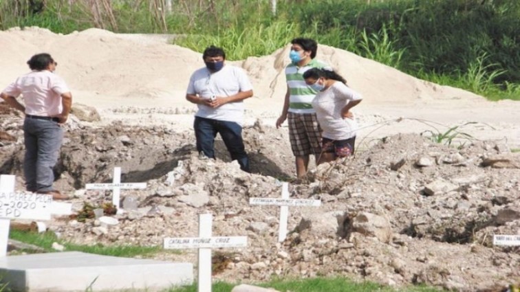 Familiares recorren cementerios de Campeche en búsqueda de espacios