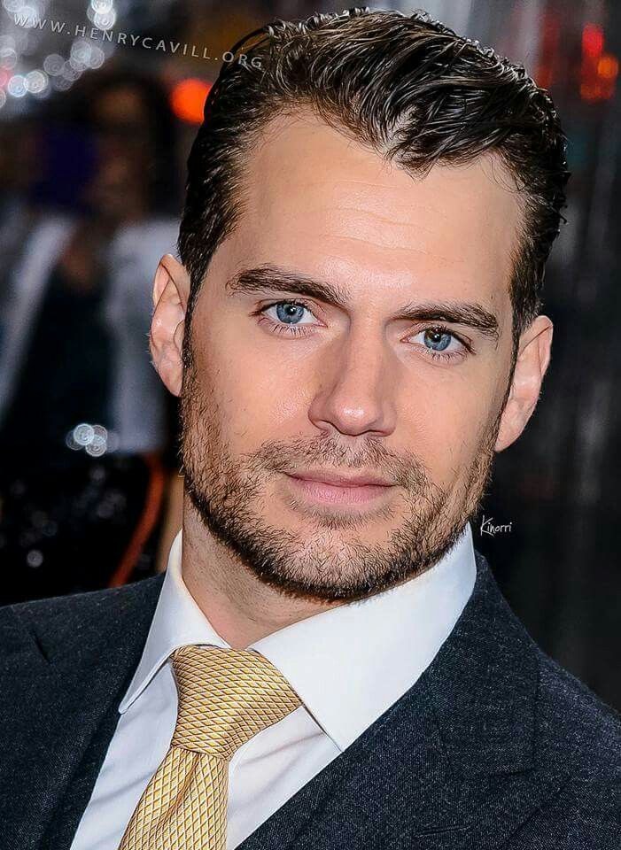 Henry Cavill se corona como el hombre más guapo del mundo en 2022