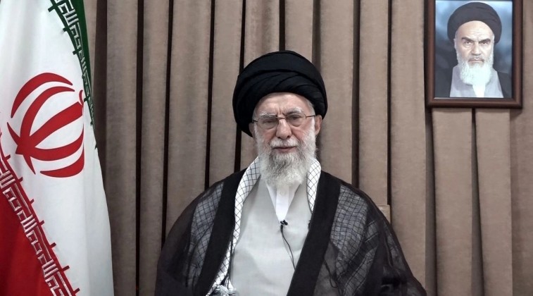 IRÁN DESAFÍA A ESTADOS UNIDOS E ISRAEL EN PLENA ESCALADA BÉLICA