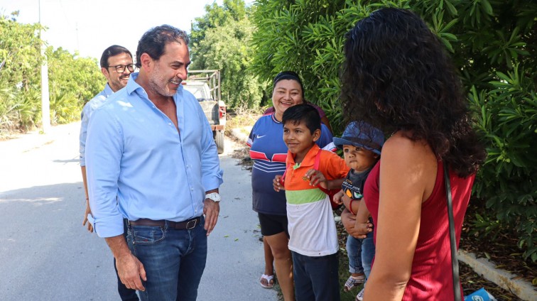Julián Zacarías Curi supervisa los trabajos de recuperación y limpieza de calles