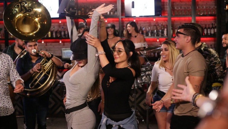 Otro desnudo de Celia Lora y una estrategia de Mane contra Dania en Acapulco Shore