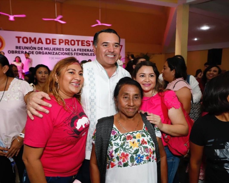 Renán Barrera acompaña a las mujeres trabajadoras para consolidar sus derechos